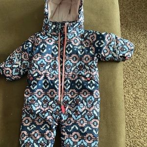 Patagonia 6-12 month baby snow pile one-piece. Condition- gently used.
